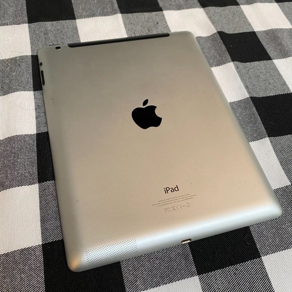 APPLE Ipad - 64GB Wifi & Cellular Model, with Bluetooth ANKER Keyboard Case - Picture 5 of 13